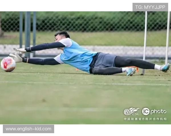 足球比赛中的球员适应能力与场上决策 足球比赛中的球员适应能力与场上决策