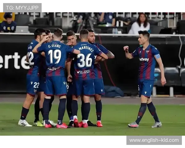 足球比赛中的防守反击与进攻反转