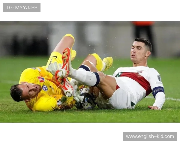 C罗康复期预计需两到四周将缺席接下来的两场比赛 C罗康复期预计需两到四周将缺席接下来的两场比赛